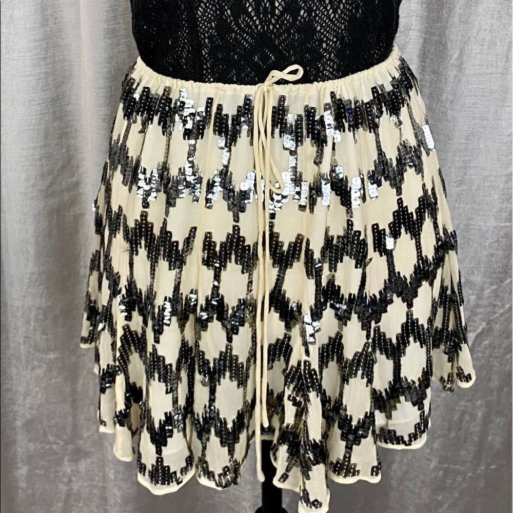 ⭐️ Elizabeth and James Sequined Mini NWOT